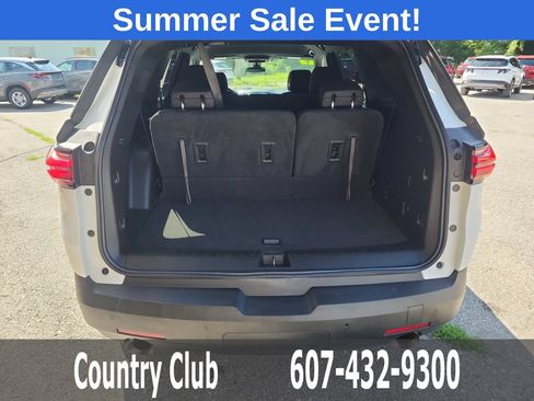 Used 2023 Chevrolet Traverse LT AWD/4WD image 29