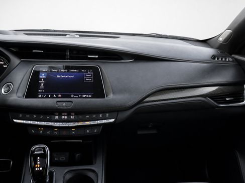 Used 2022 Cadillac XT4 Sport FWD image 31