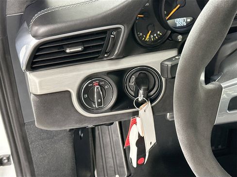 Used 2015 Porsche 911 GT3 image 28