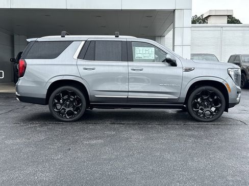 New 2026 GMC Yukon Denali w/ Denali Reserve Package AWD/4WD image 2