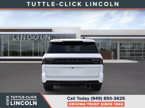 New 2026 Lincoln Navigator Reserve w/ Jet Appearance Package image 5