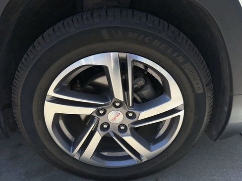 Used 2018 GMC Terrain SLT w/ Infotainment Package II FWD image 4