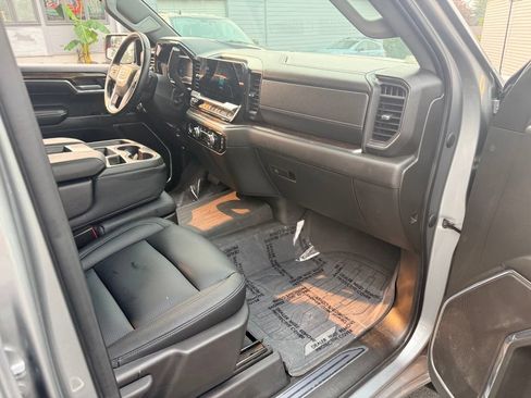 Used 2023 GMC Sierra 1500 SLE w/ Enhanced Capability Package AWD/4WD image 25