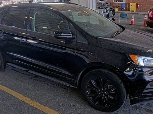 Used 2022 Ford Edge SE w/ Black Appearance Package image 18