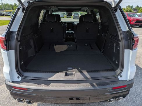 New 2026 GMC Acadia AT4 w/ Luxury Package AWD/4WD image 10