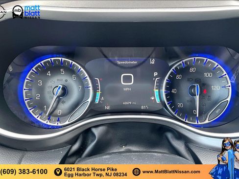 Used 2024 Chrysler Pacifica Touring-L FWD image 20