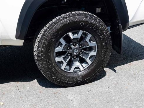 Used 2021 Toyota Tacoma TRD Off-Road AWD/4WD image 7