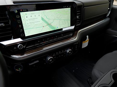 New 2025 GMC Sierra 1500 Elevation image 15