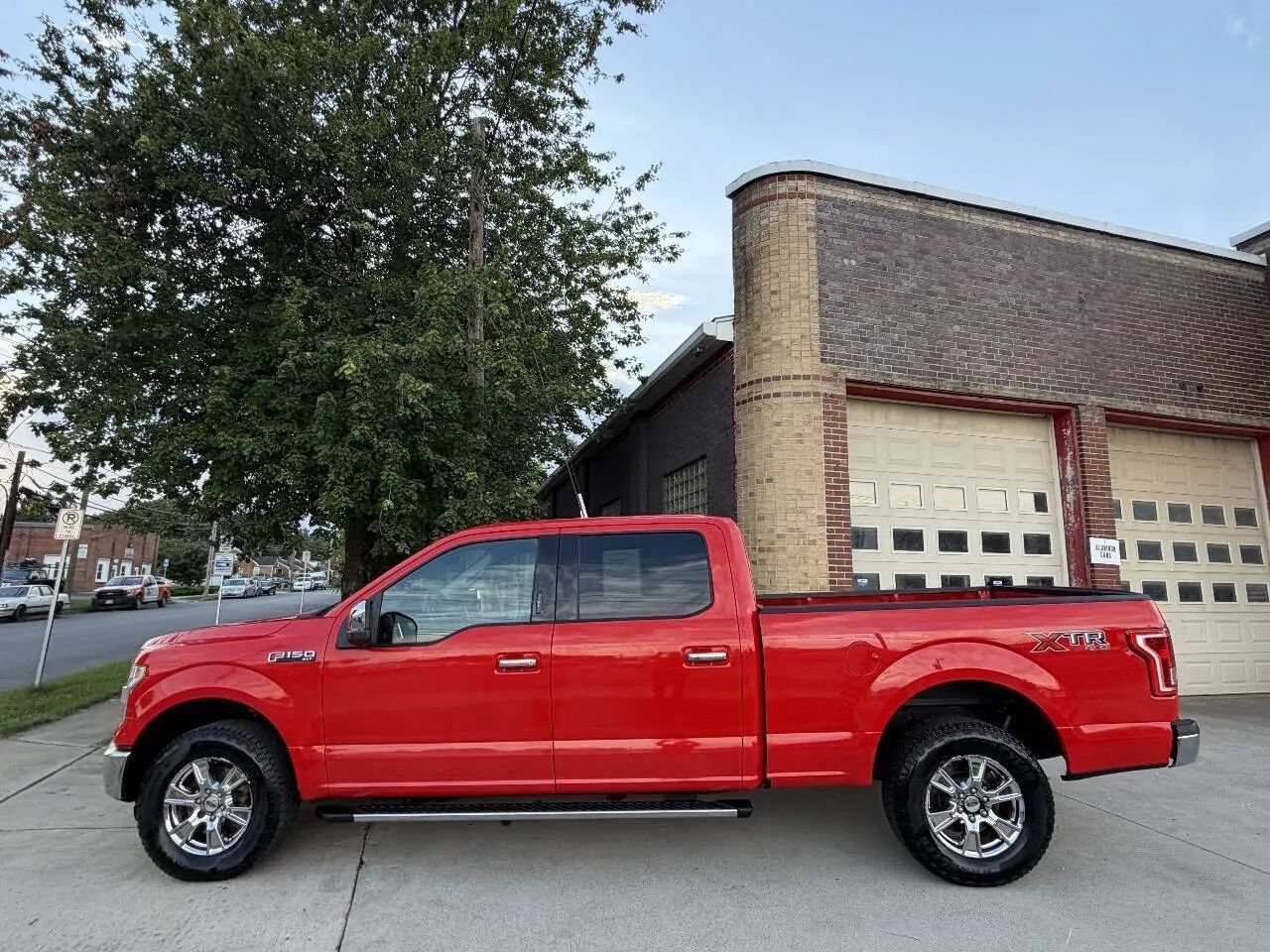 Used 2016 Ford F150 XLT w/ XTR Package AWD/4WD image 12