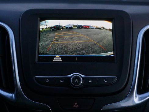 Used 2019 Chevrolet Equinox LT image 18