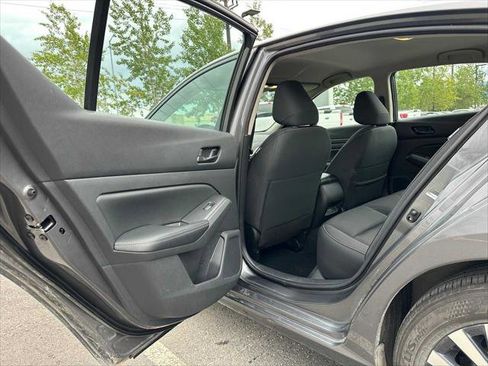 Used 2024 Nissan Altima 2.5 SV image 15