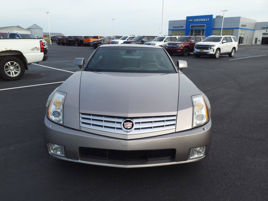Used 2005 Cadillac XLR RWD image 12