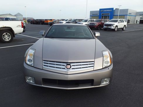 Used 2005 Cadillac XLR image 12