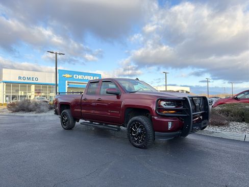 Used 2017 Chevrolet Silverado 1500 LT w/ All Star Edition image 3