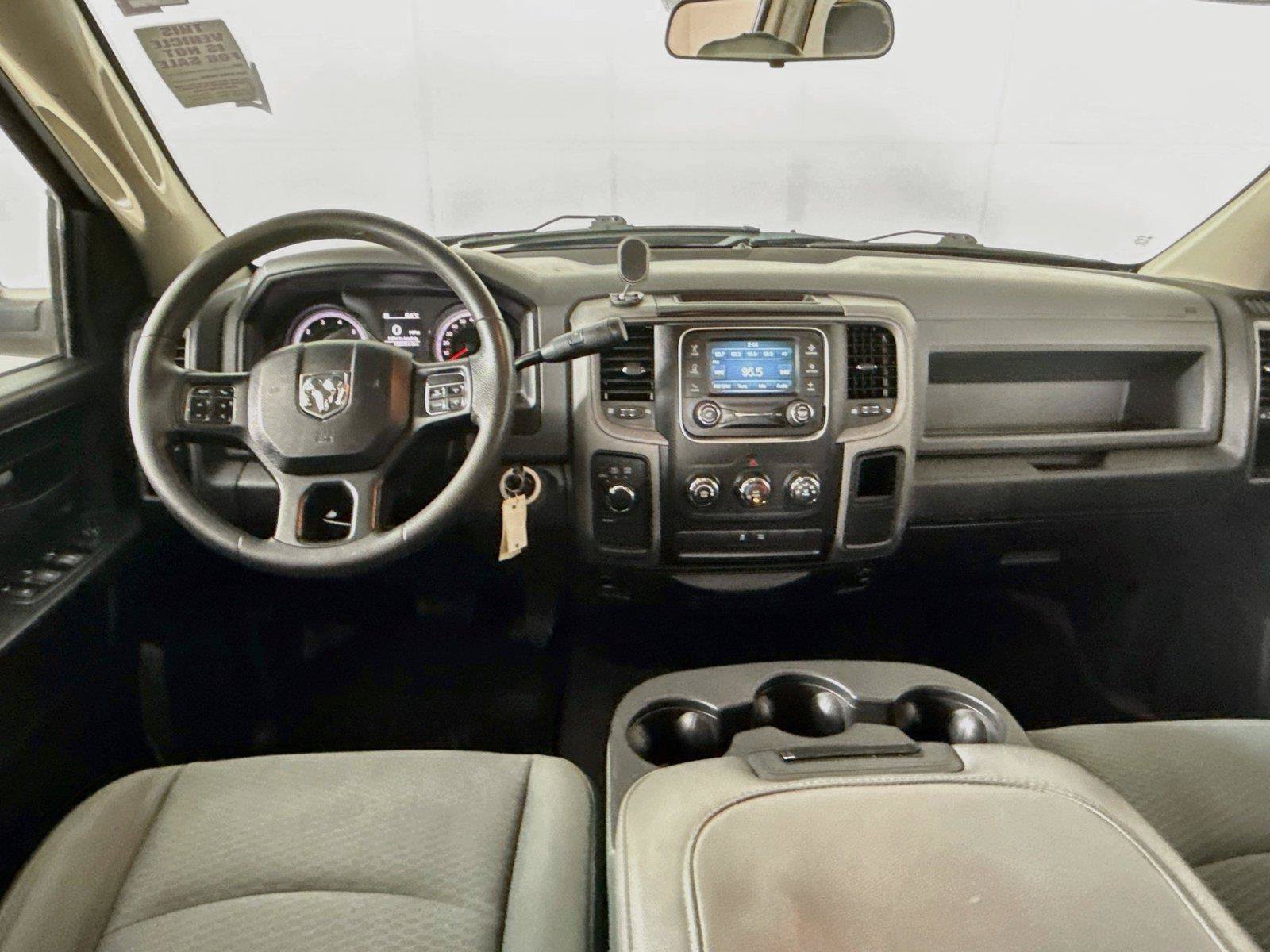 Used 2018 RAM 1500 Express w/ Express Value Package AWD/4WD image 28