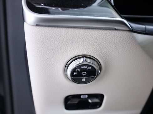 Used 2026 Mercedes-Benz GLC 300 4MATIC image 12