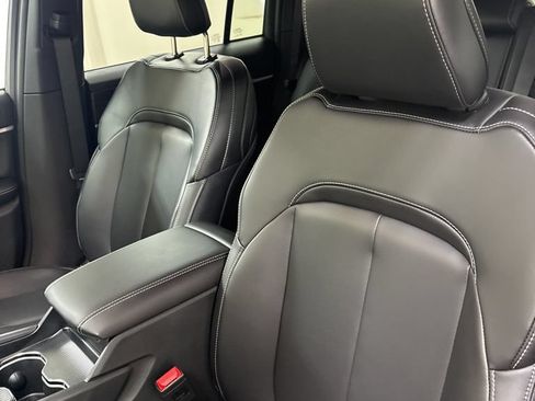 New 2026 Jeep Grand Cherokee Limited AWD/4WD image 16
