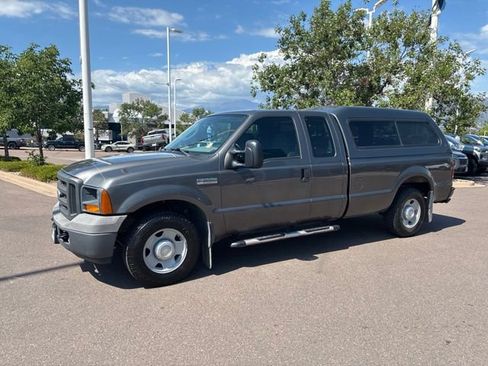 Used 2005 Ford F250 XL RWD image 3