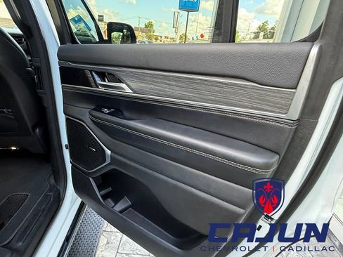Used 2024 Jeep Wagoneer Series III AWD/4WD image 21
