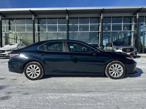 Used 2018 Toyota Camry SE image 8