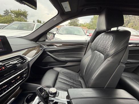 Used 2018 BMW M550i xDrive AWD/4WD image 23
