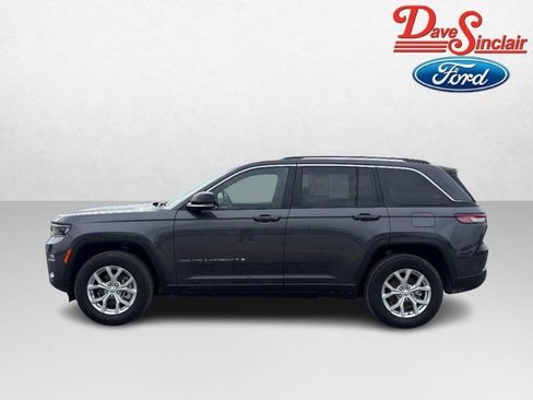 Used 2023 Jeep Grand Cherokee Limited w/ Trailer Tow Prep Group (B) AWD/4WD image 10