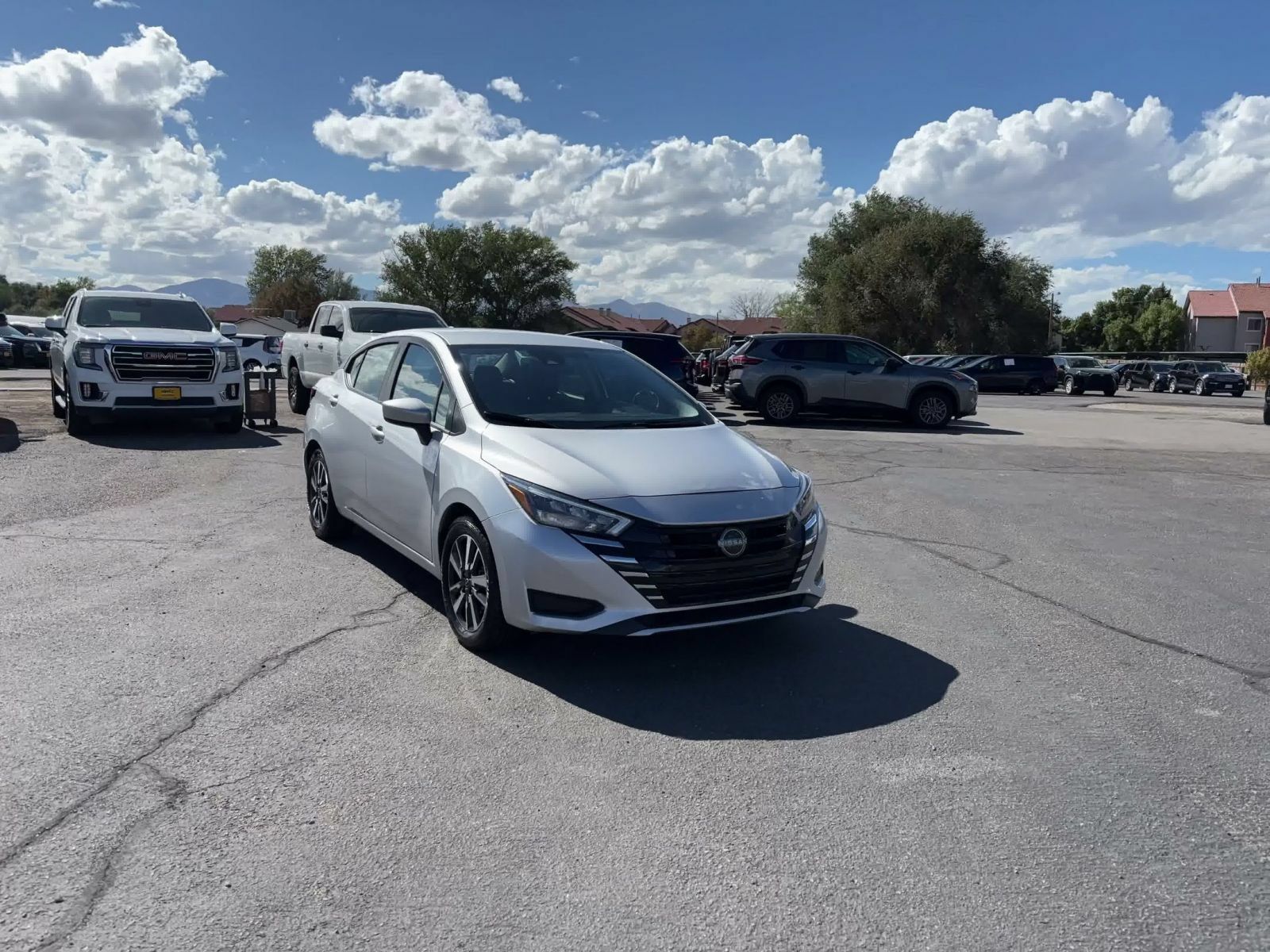 Used 2025 Nissan Versa SV FWD image 3