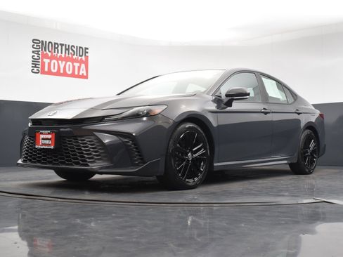 Used 2025 Toyota Camry SE FWD image 31