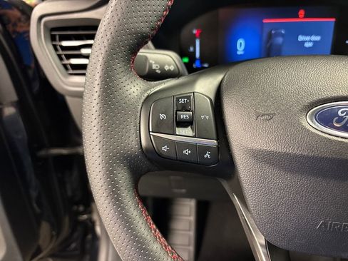 Used 2025 Ford Escape ST-Line Select image 33