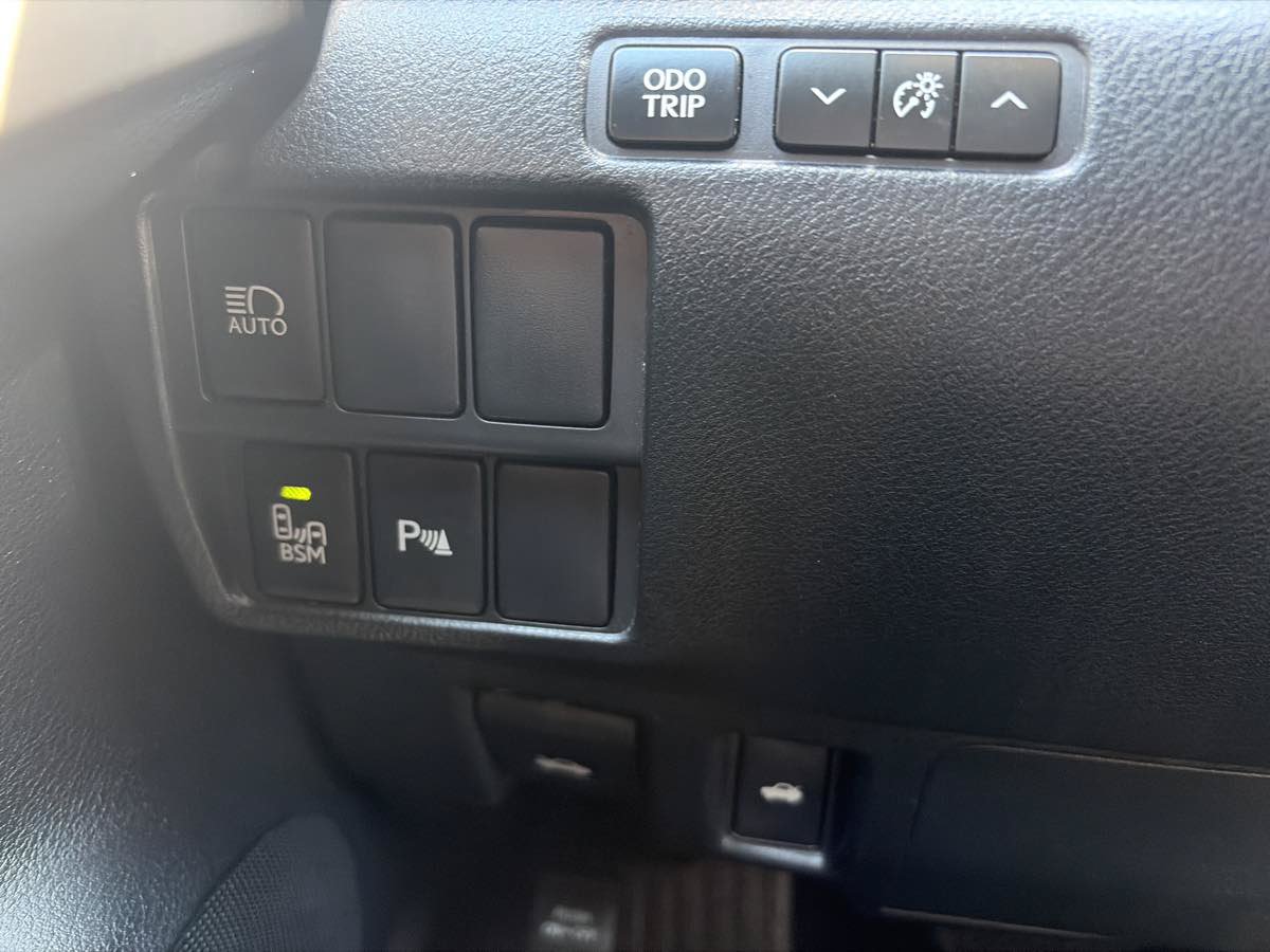 Used 2017 Lexus IS 200t w/ Navigation System Package RWD image 40