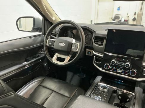 Used 2024 Ford Expedition XLT image 17