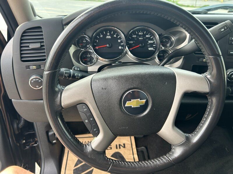 Used 2011 Chevrolet Silverado 1500 LT RWD image 13