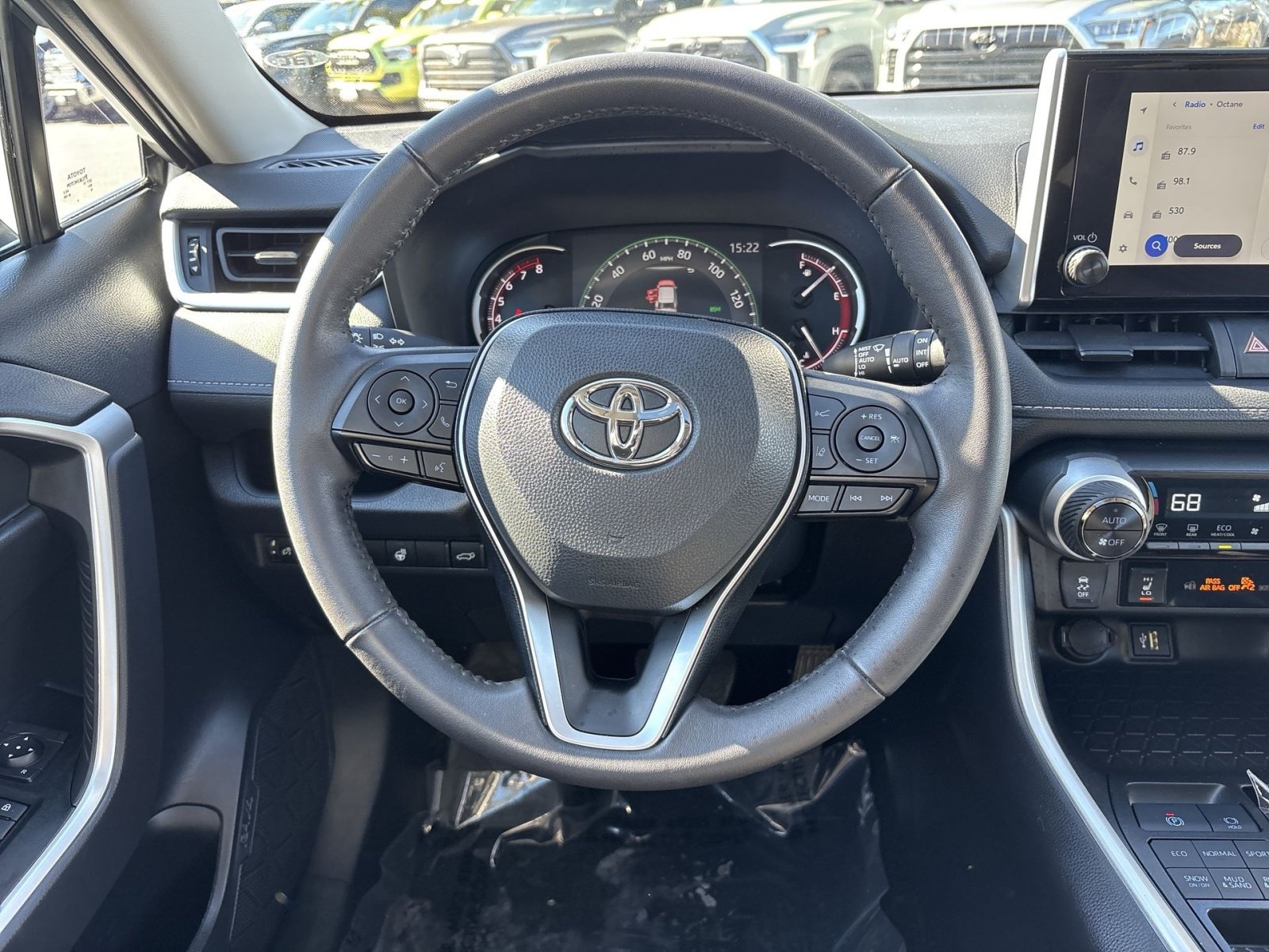 Used 2025 Toyota RAV4 XLE w/ Convenience Package AWD/4WD image 16