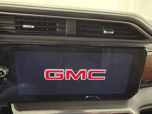 Used 2024 GMC Sierra 2500 Denali Ultimate AWD/4WD image 15