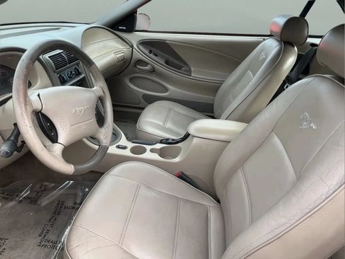 Used 2003 Ford Mustang Convertible RWD image 10