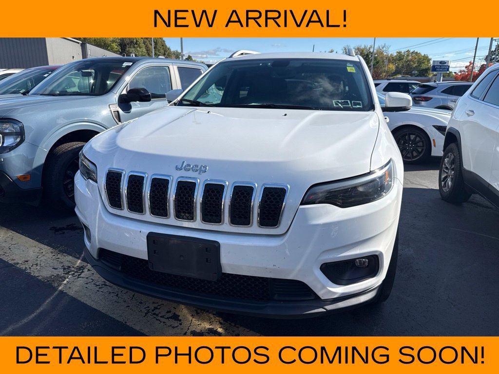 Used 2019 Jeep Cherokee Latitude Plus w/ Comfort/Convenience Group AWD/4WD image 1