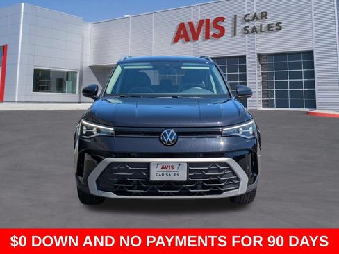Used 2025 Volkswagen Taos SE AWD/4WD image 2