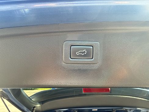 Used 2019 Subaru Outback 2.5i Limited AWD/4WD image 17