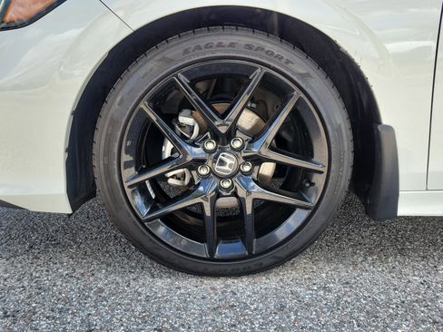 Used 2025 Honda Civic Sport image 10