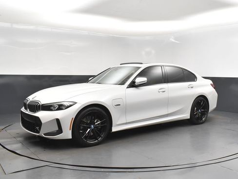Certified 2023 BMW 330e w/ M Sport Package image 3