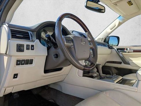 Used 2018 Lexus GX 460 image 9