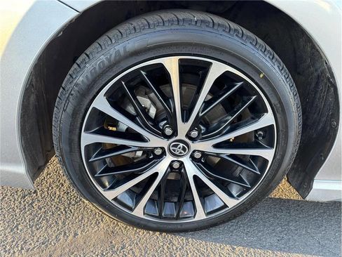 Used 2018 Toyota Camry SE w/ Audio Package image 16