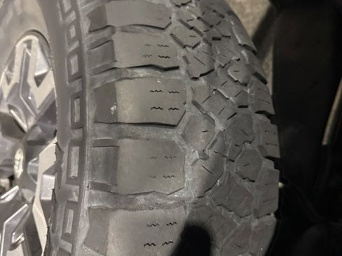 Used 2019 Toyota Tacoma TRD Off-Road image 9