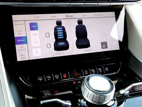 New 2026 Jeep Grand Wagoneer Summit image 15