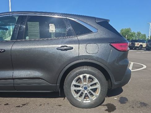 Used 2020 Ford Escape SE FWD image 15