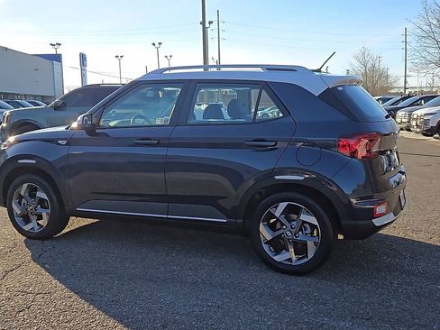 Certified 2025 Hyundai Venue Limited image 6