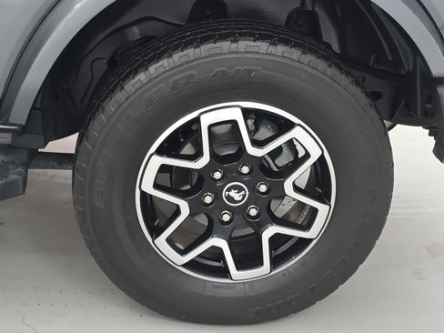 Used 2023 Ford Bronco Outer Banks image 32