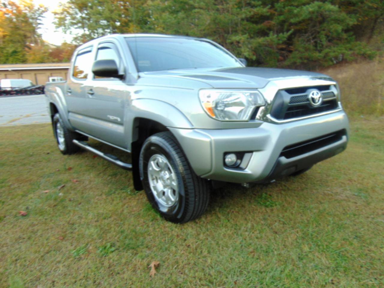 Used 2014 Toyota Tacoma 4x4 Double Cab w/ TRD Off-Road Package image 2