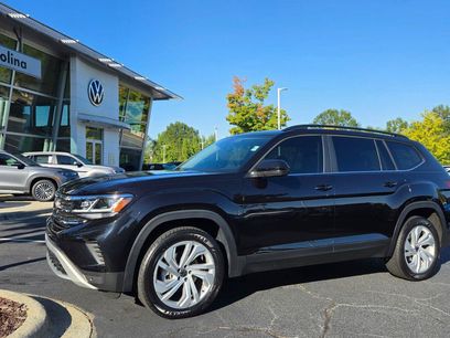 Used 2023 Volkswagen Atlas SE w/ Panoramic Sunroof Package
