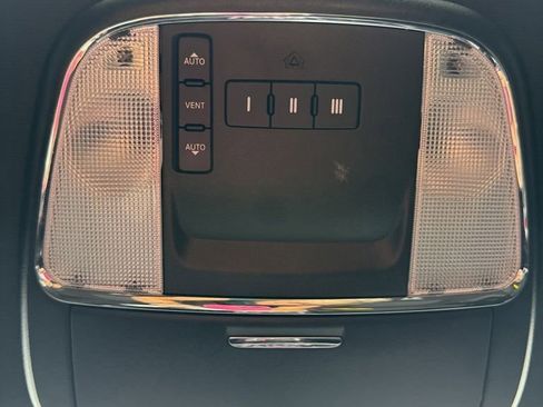 Used 2021 Dodge Charger Scat Pack RWD image 18